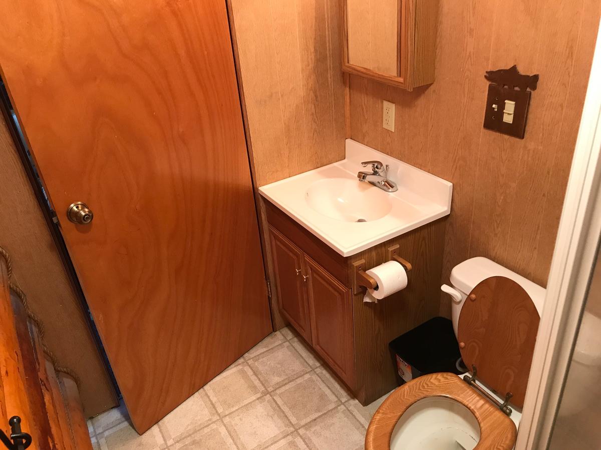 Foster's Alaska Cabins - thumb 23