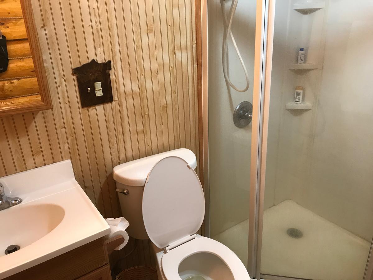 Foster's Alaska Cabins - thumb 15
