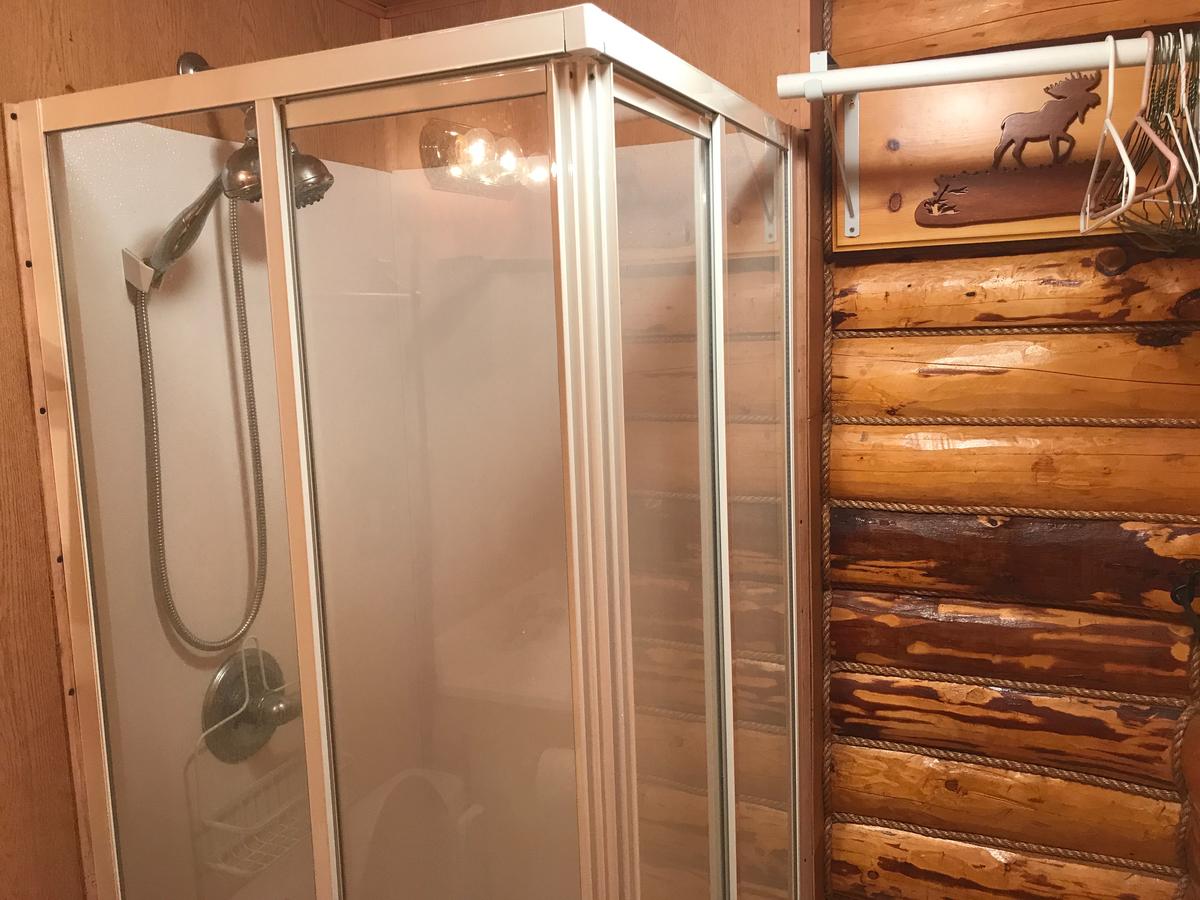 Foster's Alaska Cabins - thumb 24