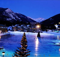 Lakeside Ski Condo with Hot Tub and Pool - Accommodation Massachusetts