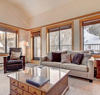 Penthouse 2796 Slopeside Ski In Ski Out Condo - Accommodation Massachusetts