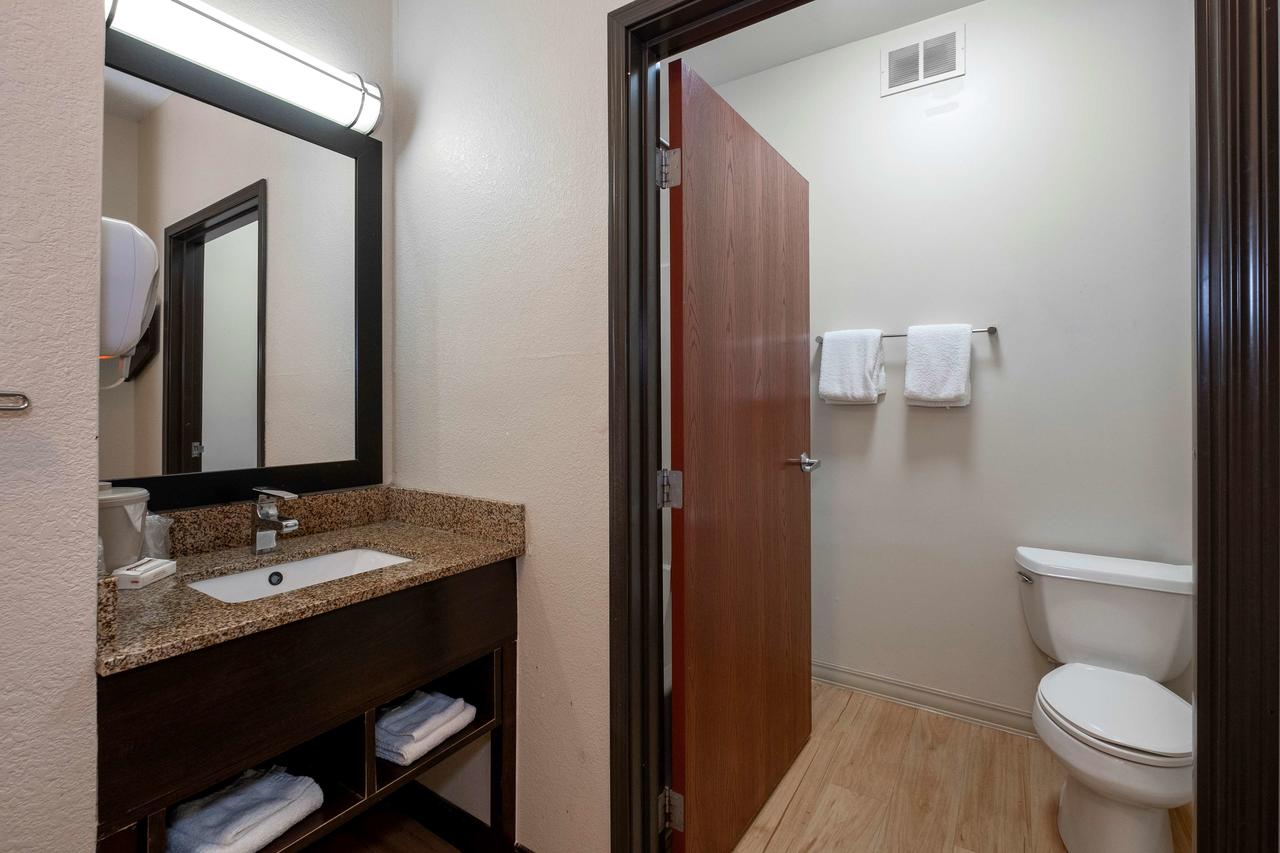 Red Roof Inn & Suites Dover Downtown - thumb 7