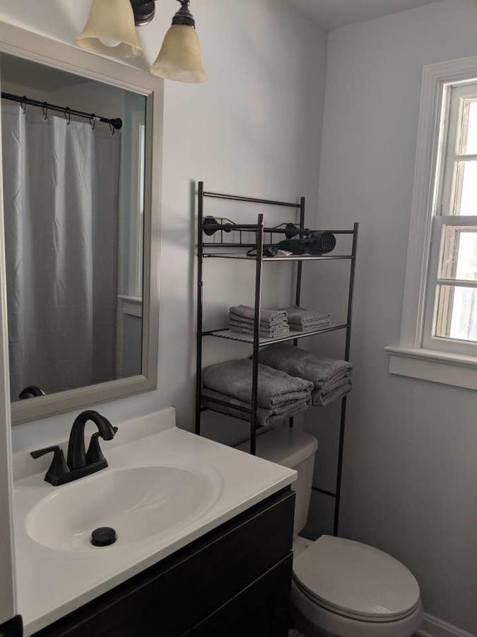 Best Private Stay In Charming Remodeled Dover Retreat - thumb 5