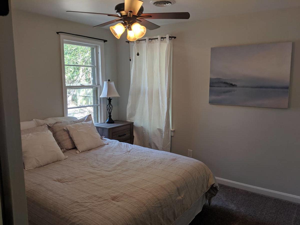 Best Private Stay In Charming Remodeled Dover Retreat - thumb 12