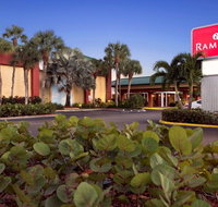 Ramada by Wyndham Naples - Accommodation Massachusetts