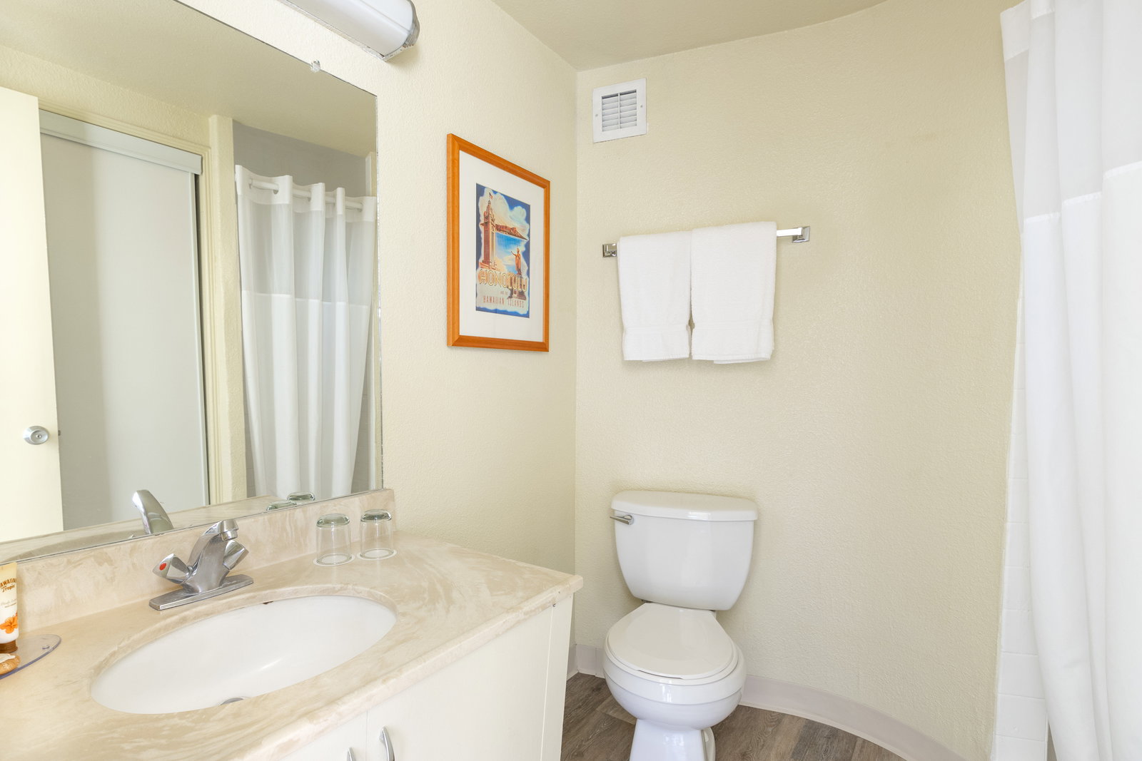 Ohia Waikiki Studio Suites - thumb 9