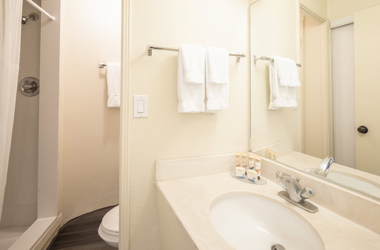 Ohia Waikiki Studio Suites - thumb 11