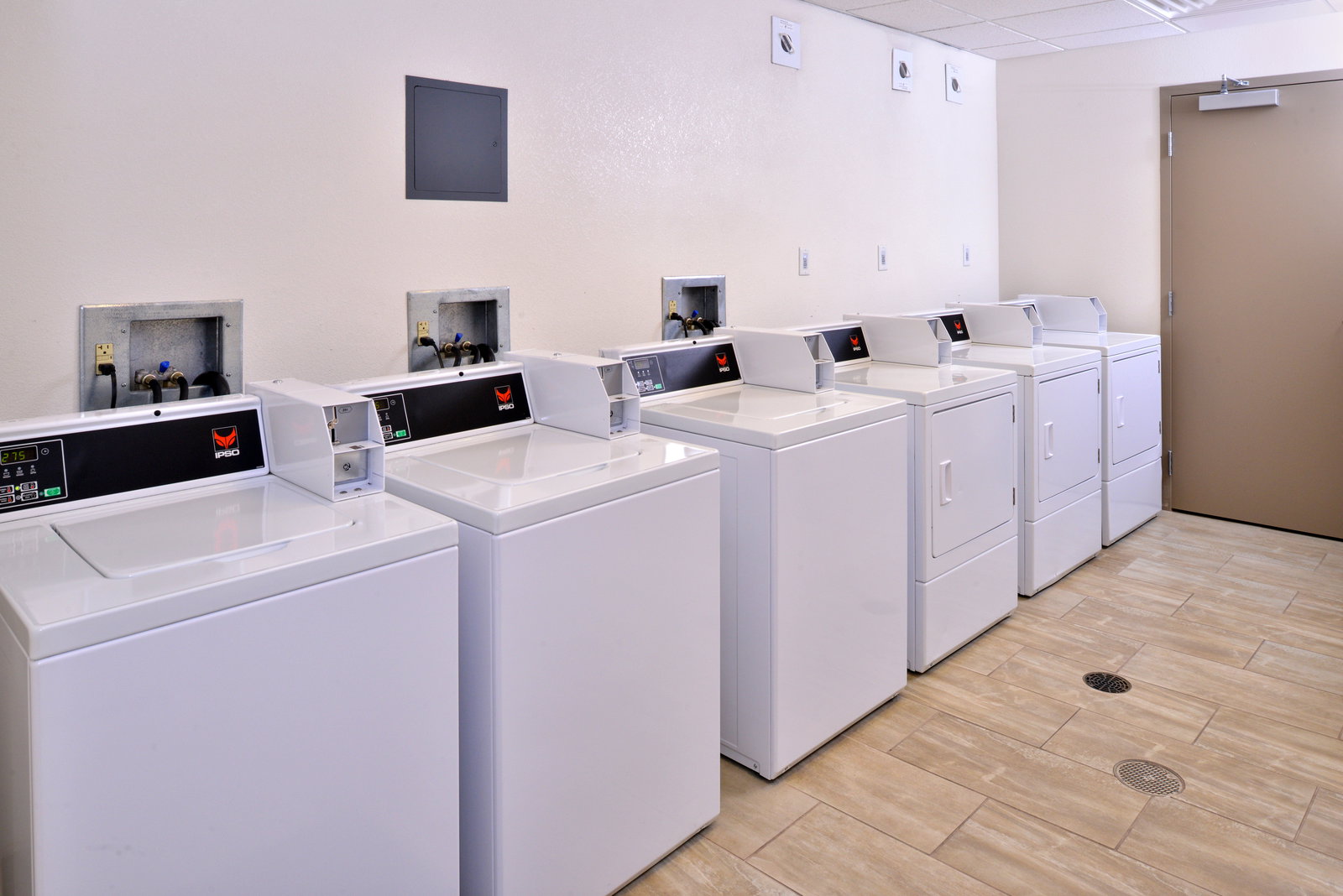 Holiday Inn Express & Suites Page - thumb 29