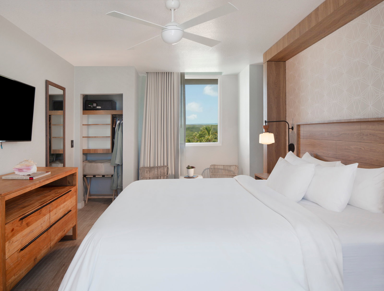 Postcard Inn Beach Resort & Marina - thumb 11