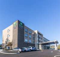 Holiday Inn Express  Stes Florence-Arpt - Accommodation Massachusetts
