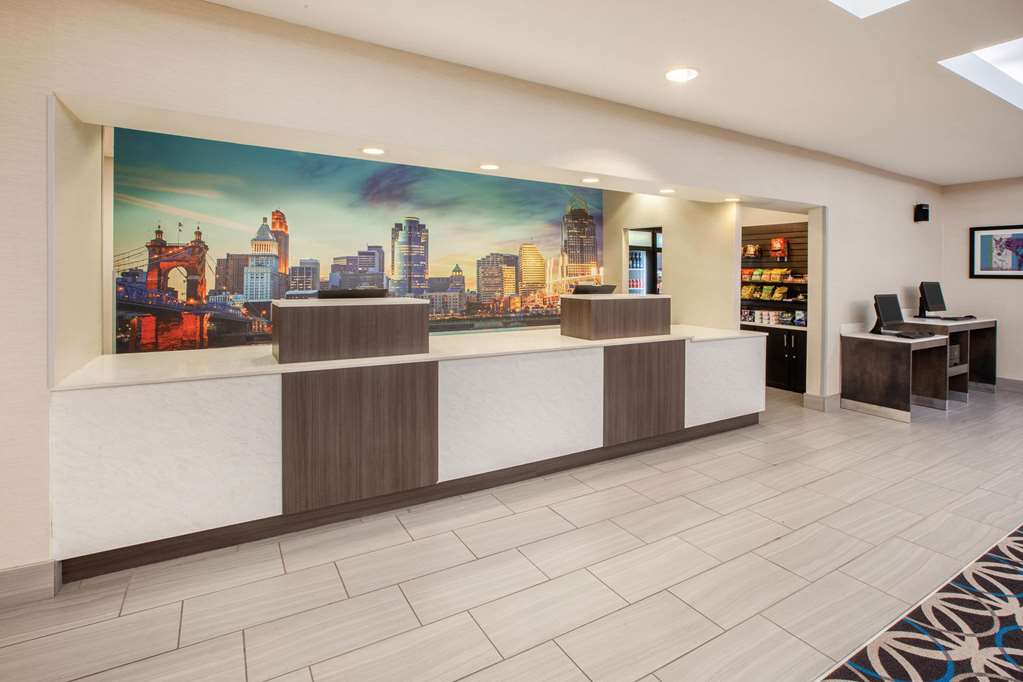 La Quinta Inn & Suites Cincinnati Arpt - thumb 2