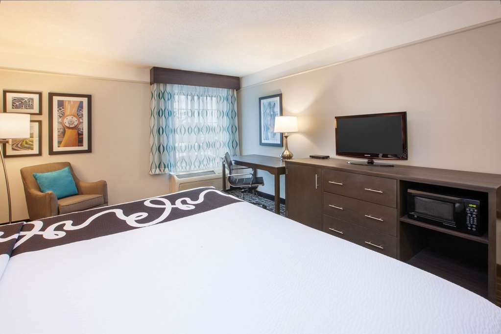 La Quinta Inn & Suites Cincinnati Arpt - thumb 4