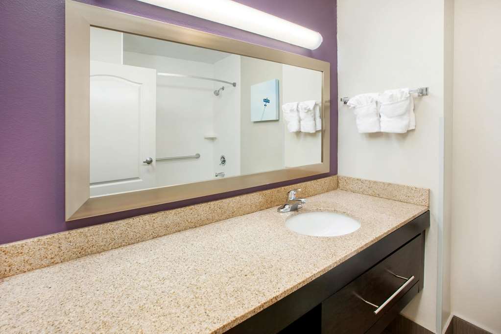 La Quinta Inn & Suites Cincinnati Arpt - thumb 7