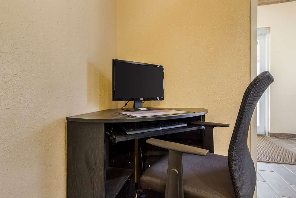 Econo Lodge - thumb 15