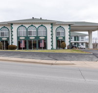 Capital O-Classic Motor Inn Branson - Accommodation Massachusetts