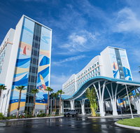 Surfside Inn  Suites at Universal's - Accommodation Massachusetts