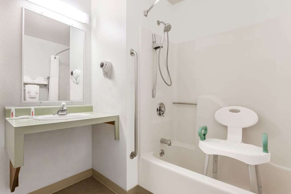 Super 8 By Wyndham Livingston - thumb 5