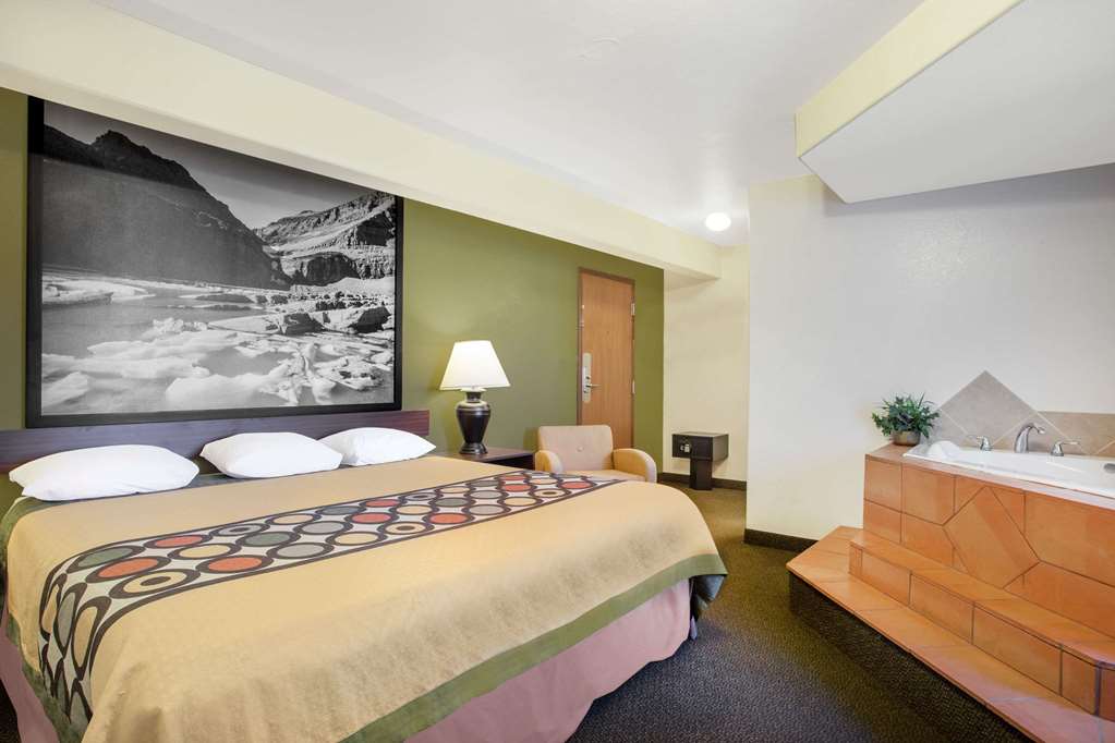 Super 8 By Wyndham Livingston - thumb 11