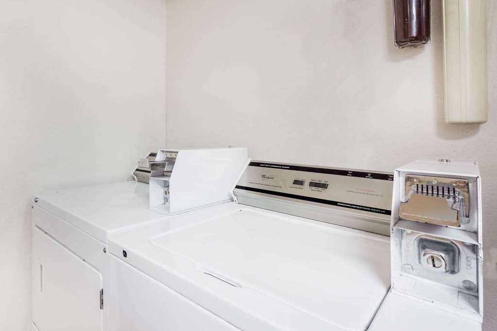 Super 8 By Wyndham Livingston - thumb 13