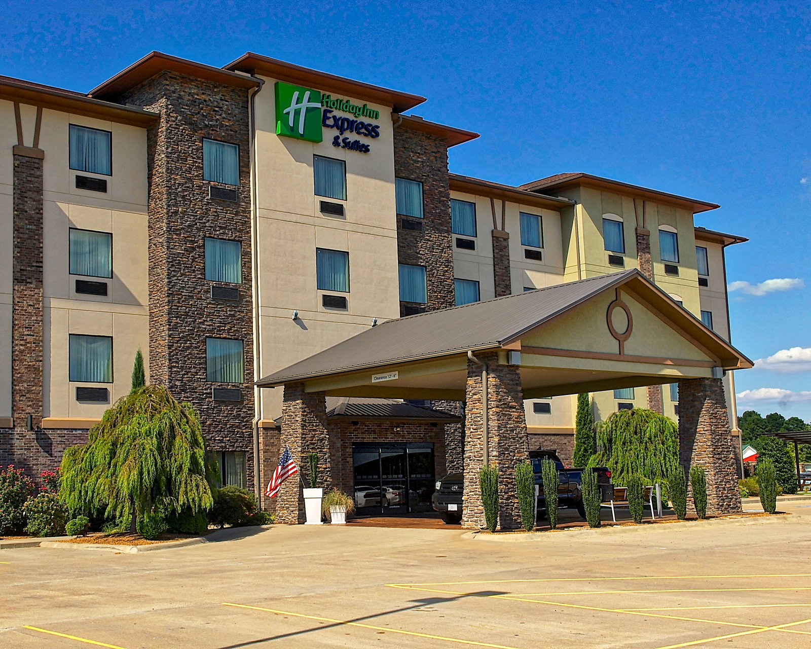 Holiday Inn Express Hotel & Suites - thumb 0