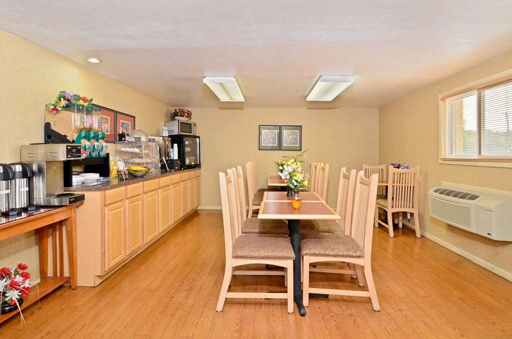 Americas Best Value Inn - thumb 11