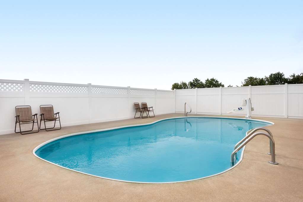 Travelodge Fort Scott - thumb 9