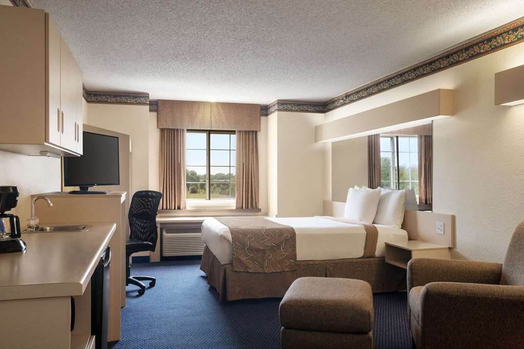 Travelodge Fort Scott - thumb 13