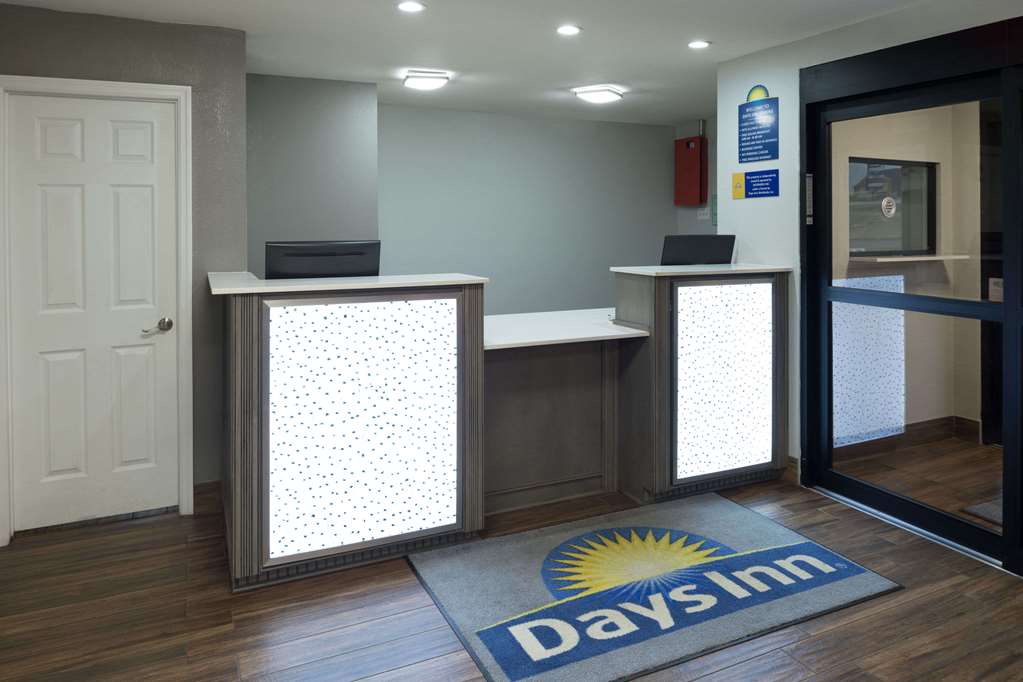 Days Inn Athens College - thumb 1