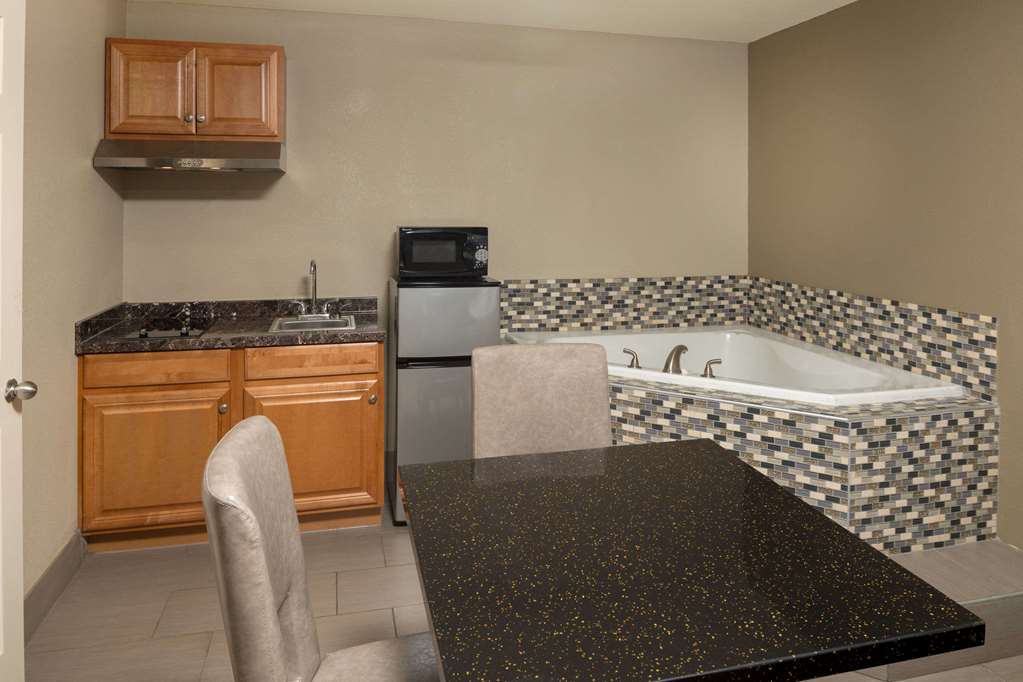 Days Inn Athens College - thumb 9