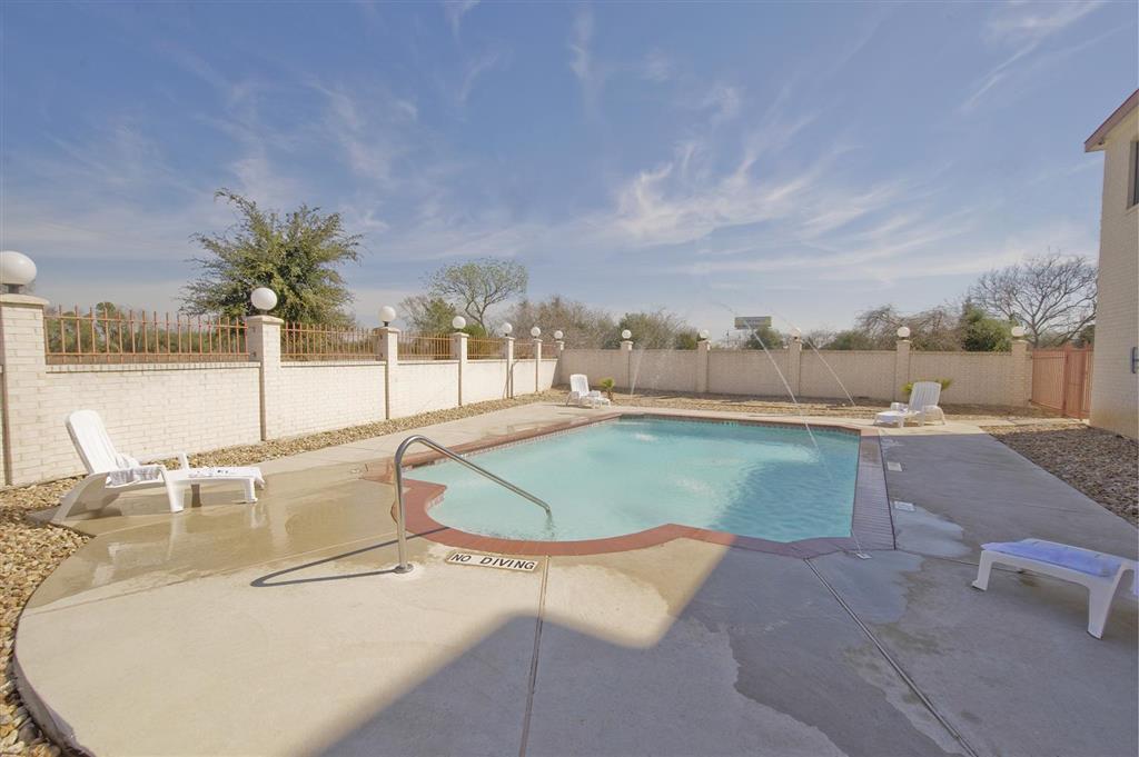 Americas Best Value Inn & Suites-Hempste - thumb 9