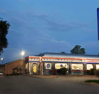 Baymont Inn  Suites Hearne - Accommodation Massachusetts