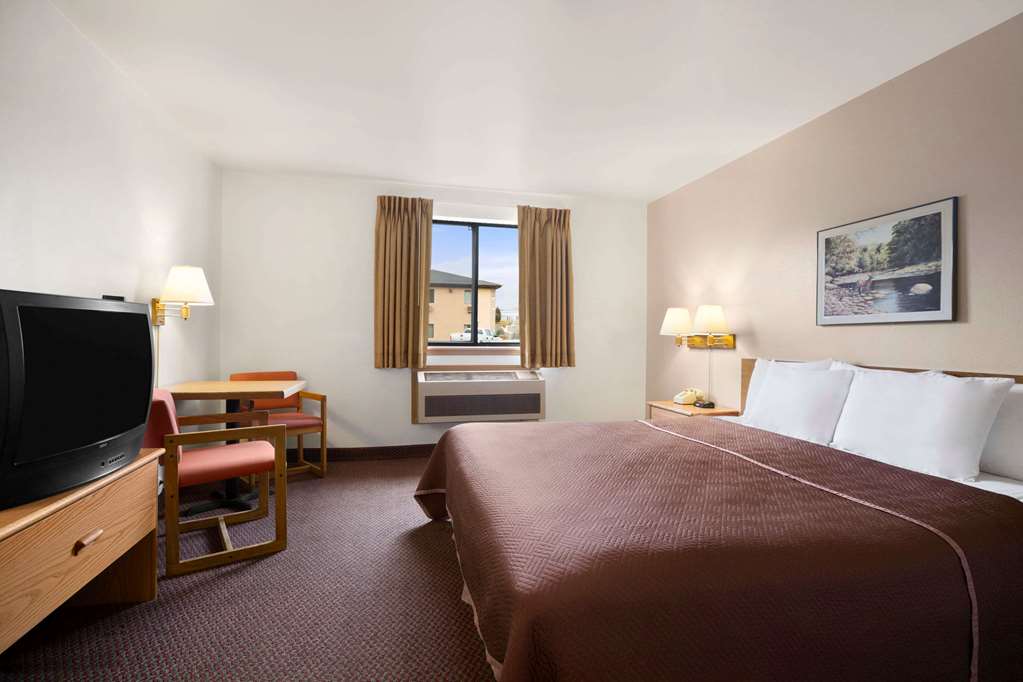 Travelodge Elko - thumb 11