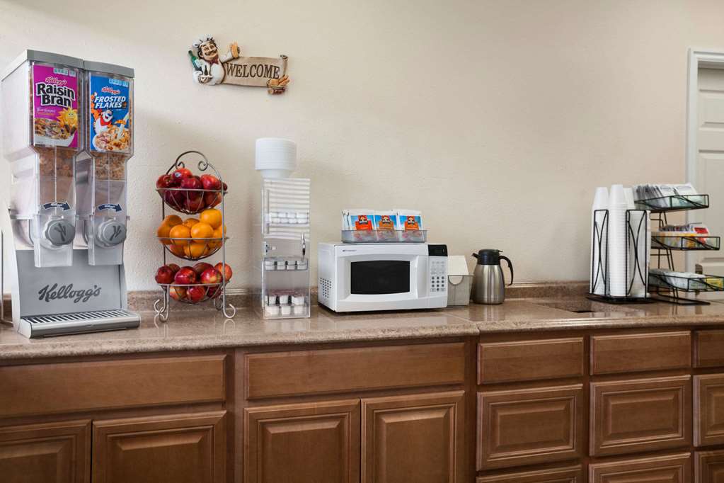 Travelodge Elko - thumb 14