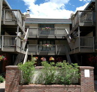 Chateau Chaumont and Dumont - Accommodation Massachusetts