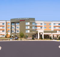 Courtyard Hot Springs - Accommodation Massachusetts