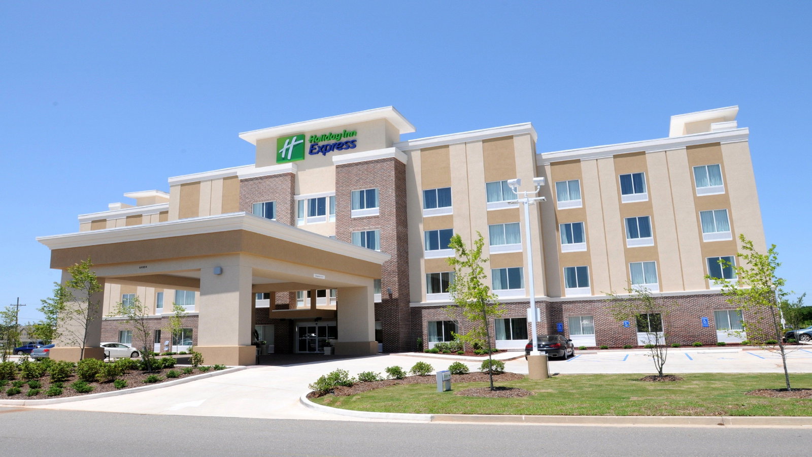 Holiday Inn Express Covington-Madisonvil - thumb 1