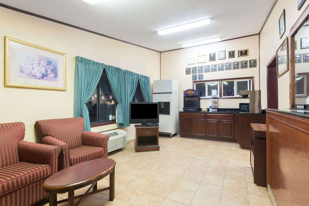 Knights Inn Martinsburg - thumb 4