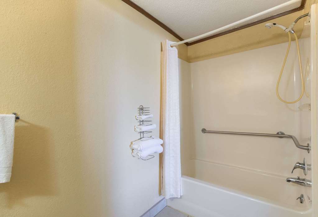 Knights Inn Martinsburg - thumb 7