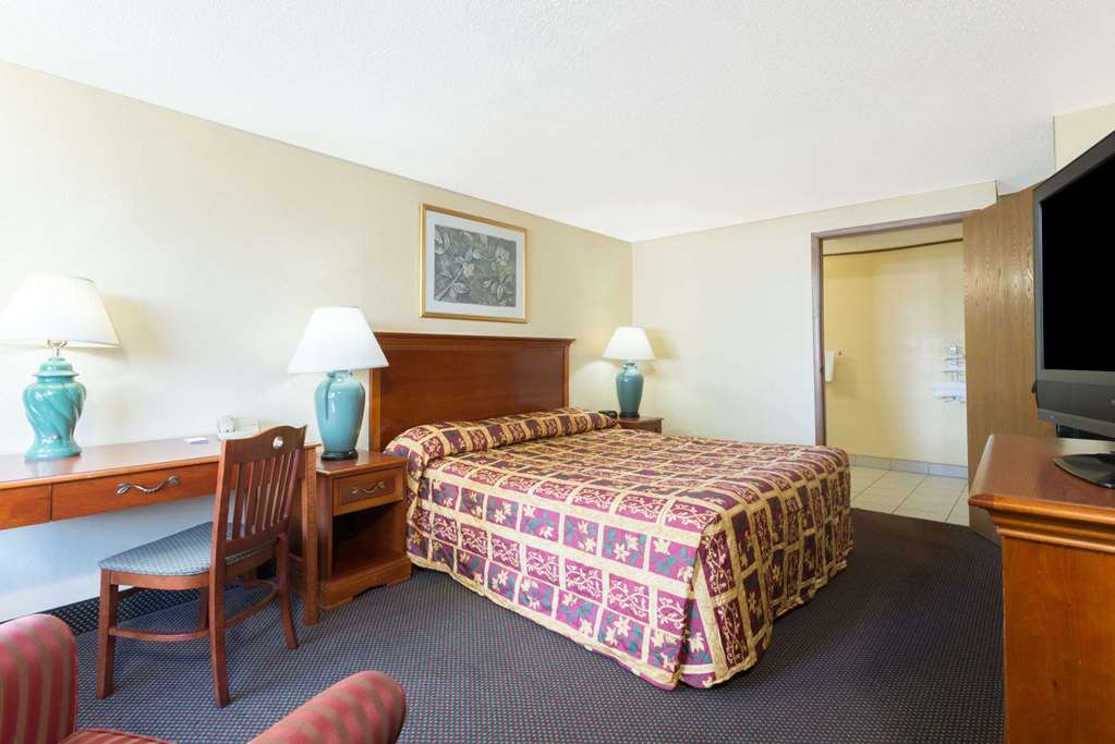 Knights Inn Martinsburg - thumb 13