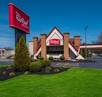 Red Roof Inn  Suites Newark-University - Accommodation Massachusetts