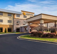 La Quinta Inn  Suites Fairborn - Accommodation Massachusetts