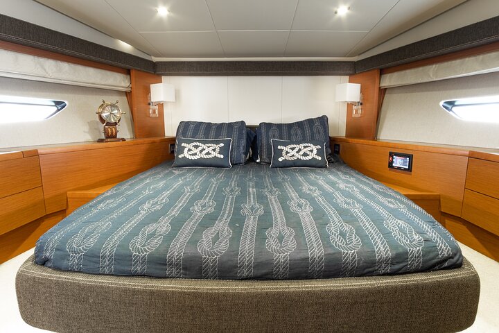 62' Yacht Tour In Miami Beach With Captain And Private Boat Rental - thumb 5