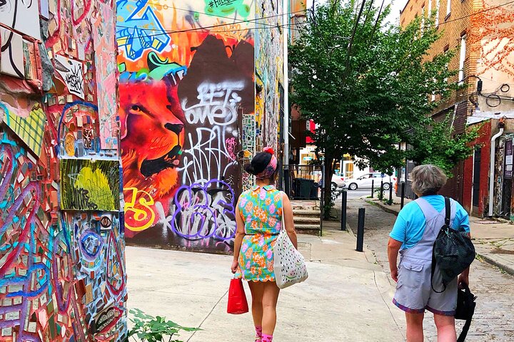 Vintage Thrift Quest Walking Tour In Philadelphia - thumb 2